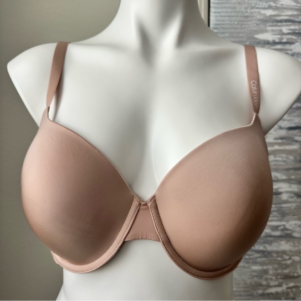 Calvin Klein Lightly Lined Demi Nude Bra Size 38C Women